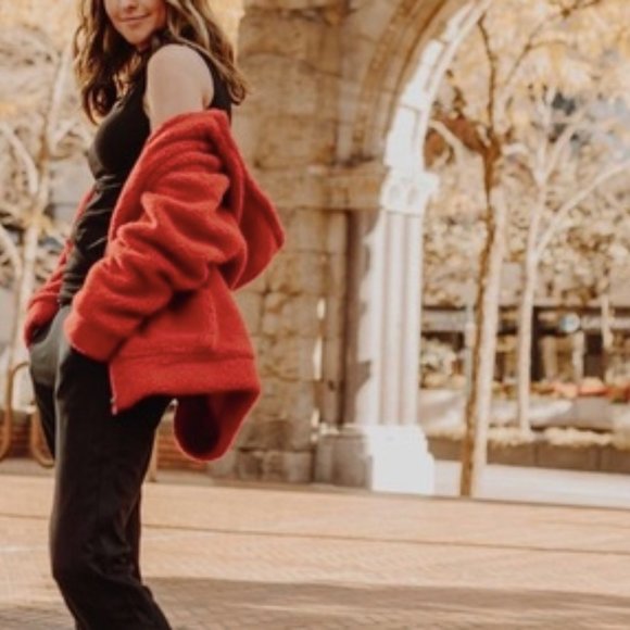 Women M Fabletics Lotta Full Zip Hoodie Sherpa Teddy Fleece Red Jacket Coat - Picture 4 of 10